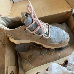 Sorel boots. Kinetic Caribou style